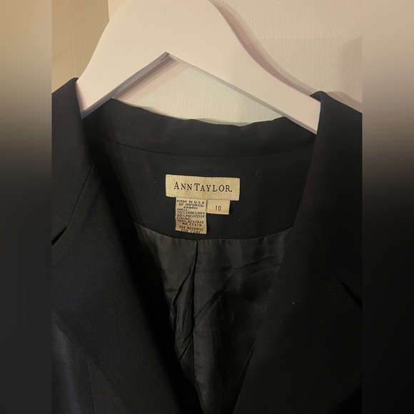 ANN TAYLOR WOMENS NAVY BLUE 4 BUTTON JACKET SIZE 10 - Picture 4 of 5